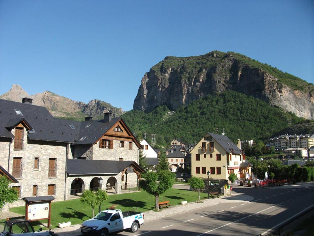 Alojamiento Escarrilla Pirineos المظهر الخارجي الصورة